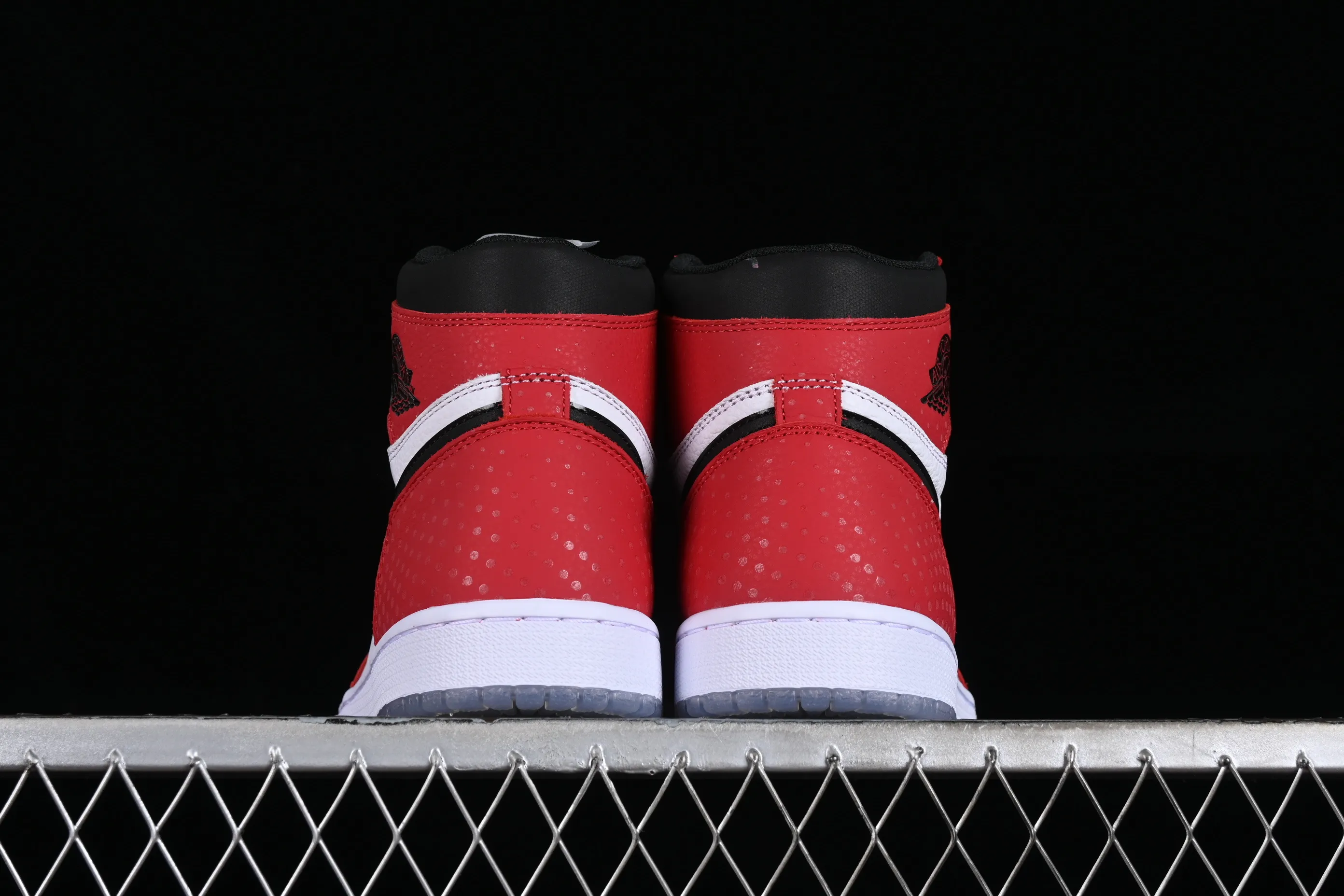 All categories Air Jordan Jordan series basketball shoes Air Jordan 1 High Air Jordan 1 Retro High "Chicago Crystal" AJ1 Joe 1 New Chicago Spider-Man 555088-602